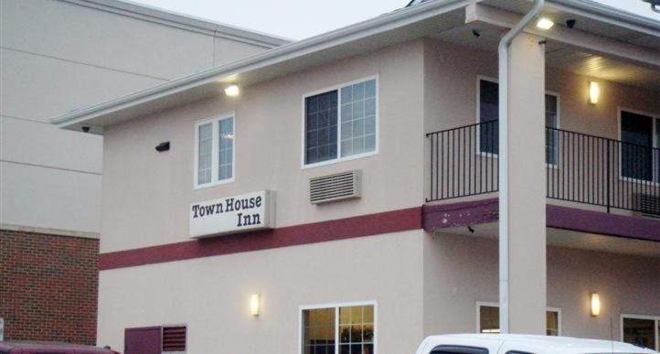 Townhouse Inn & Suites Omaha Extérieur photo