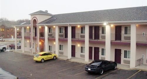 Townhouse Inn & Suites Omaha Extérieur photo